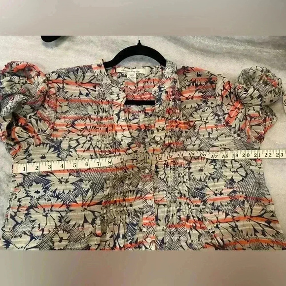 American Rag Pleated Smocked Button V Neck Tie Flowy Peasant Top Floral Size M - Picture 10 of 10